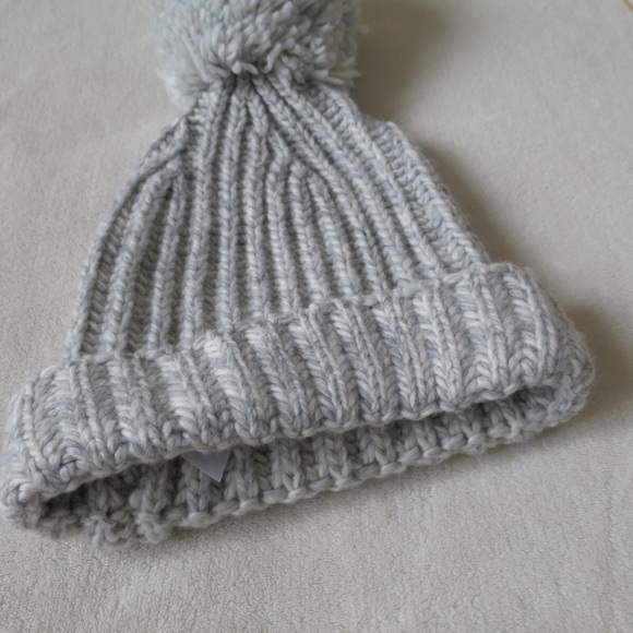 Urban Outfitters BDG Pom Pom Knit Beanie - Picture 4 of 6